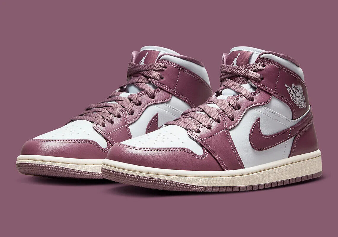WMNS Jordan 1 Mid - Pure Platinum/Sky J Mauve-Sail