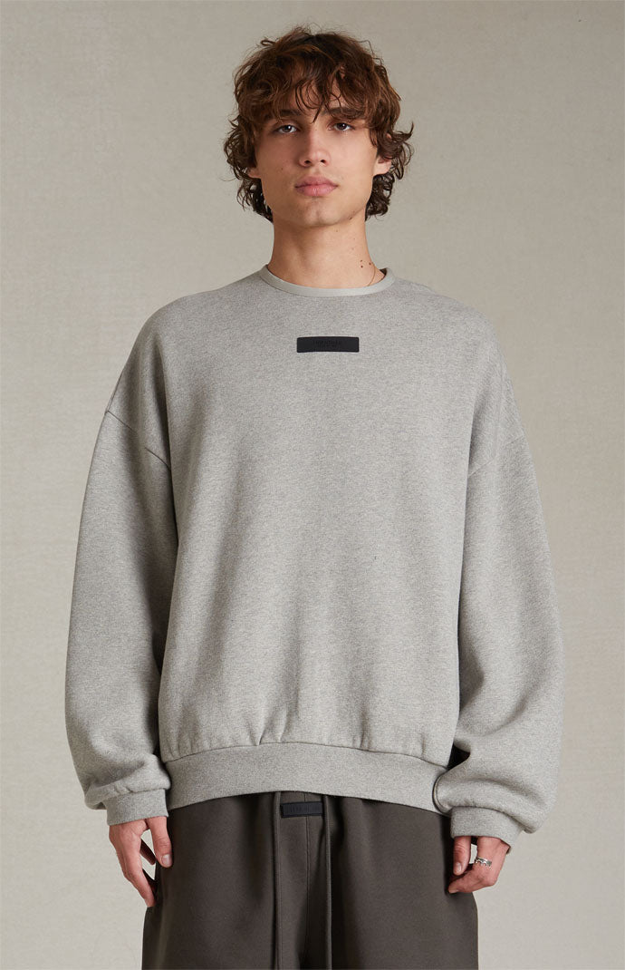 Essentials - Sweatshirt