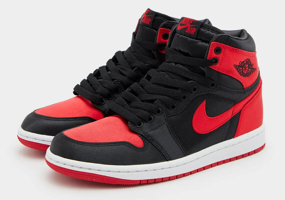 W Jordan 1 Retro OG - Satin Bred